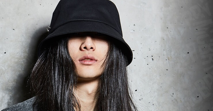 グクやジミンも 韓国アイドルのバケットハットのブランドはどこ 韓国で人気の帽子ブランドはこれ Haru Haru